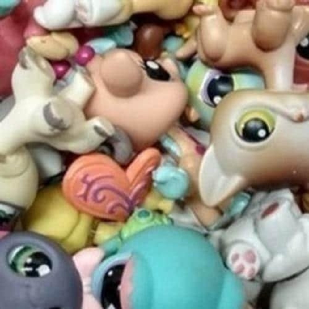 Mystery lot of 4 LPS Selected by my cat - All pets are authentic